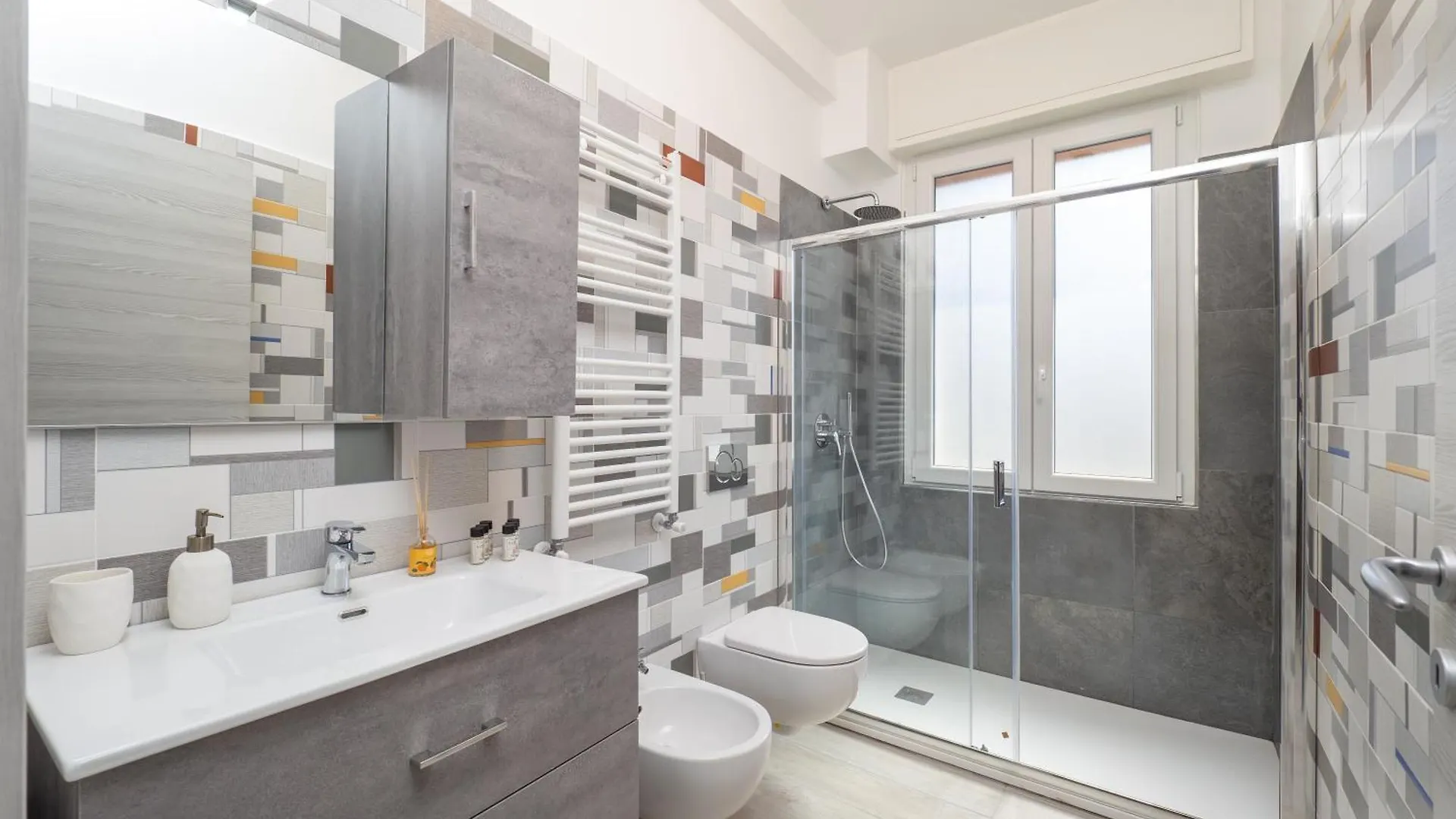Modern 2Br With Private Balcony, Steps To Metro Apartment Milan